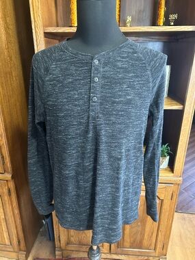 American Eagle Outfitters Charcoal Heather Long-Sleeve Henley